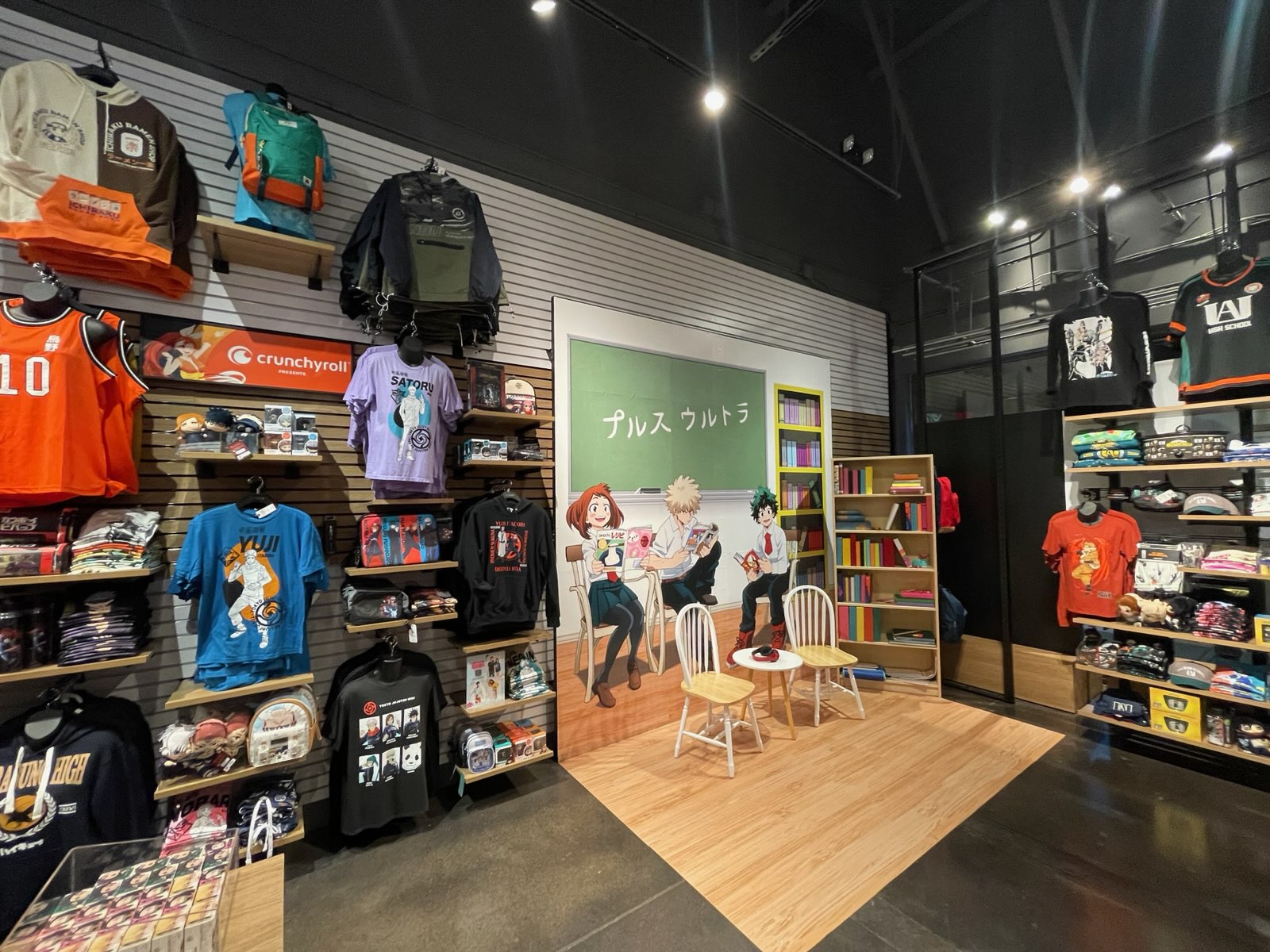 BoxLunch and Crunchyroll collaborate to bring in-store experiences
