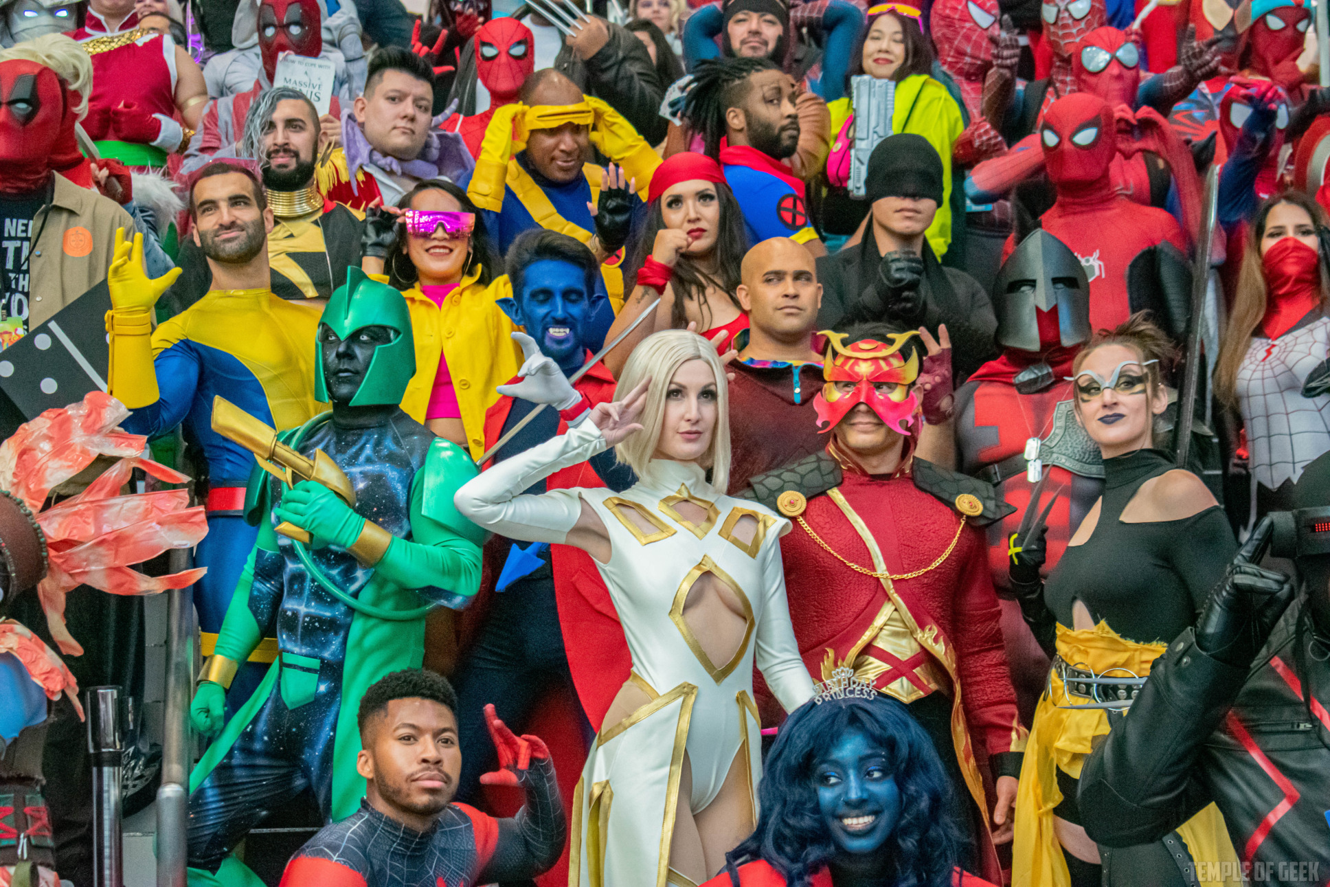 Huge turn out of Marvel Cosplayers at Los Angeles Comic Con