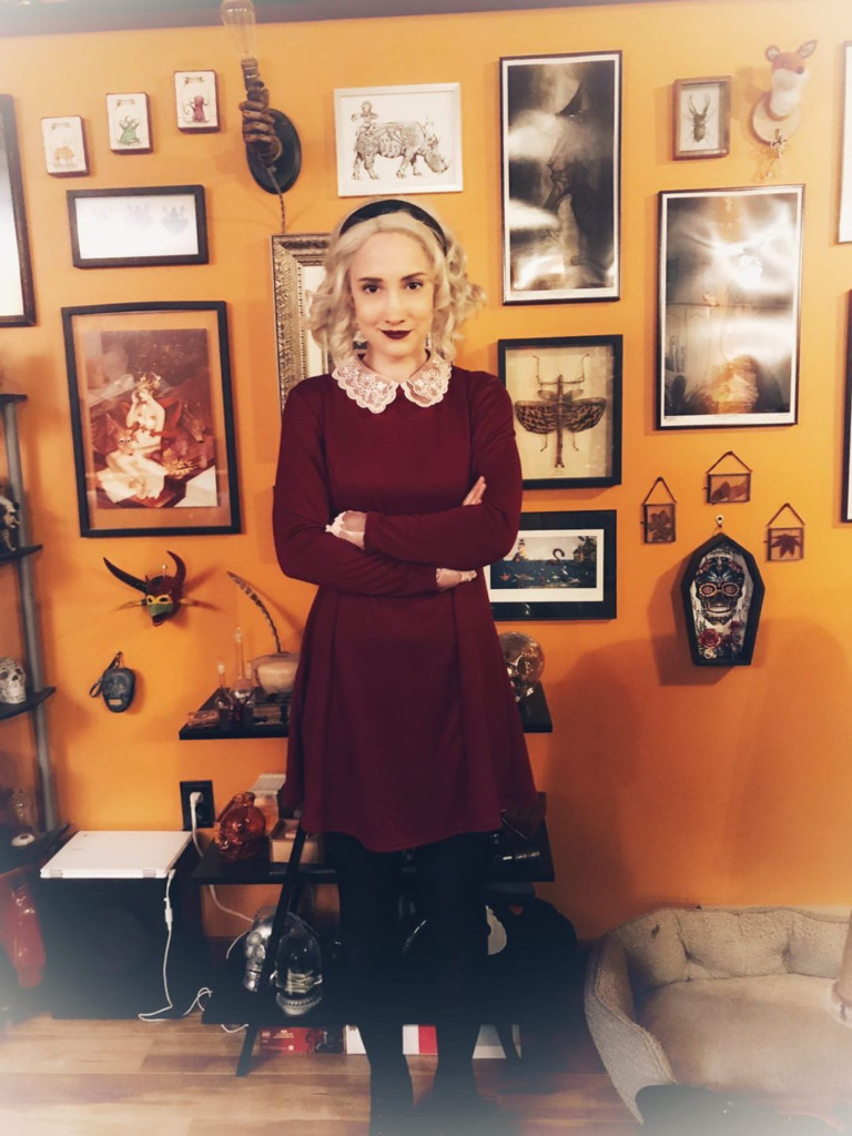 Sabrina Spellman cosplayer