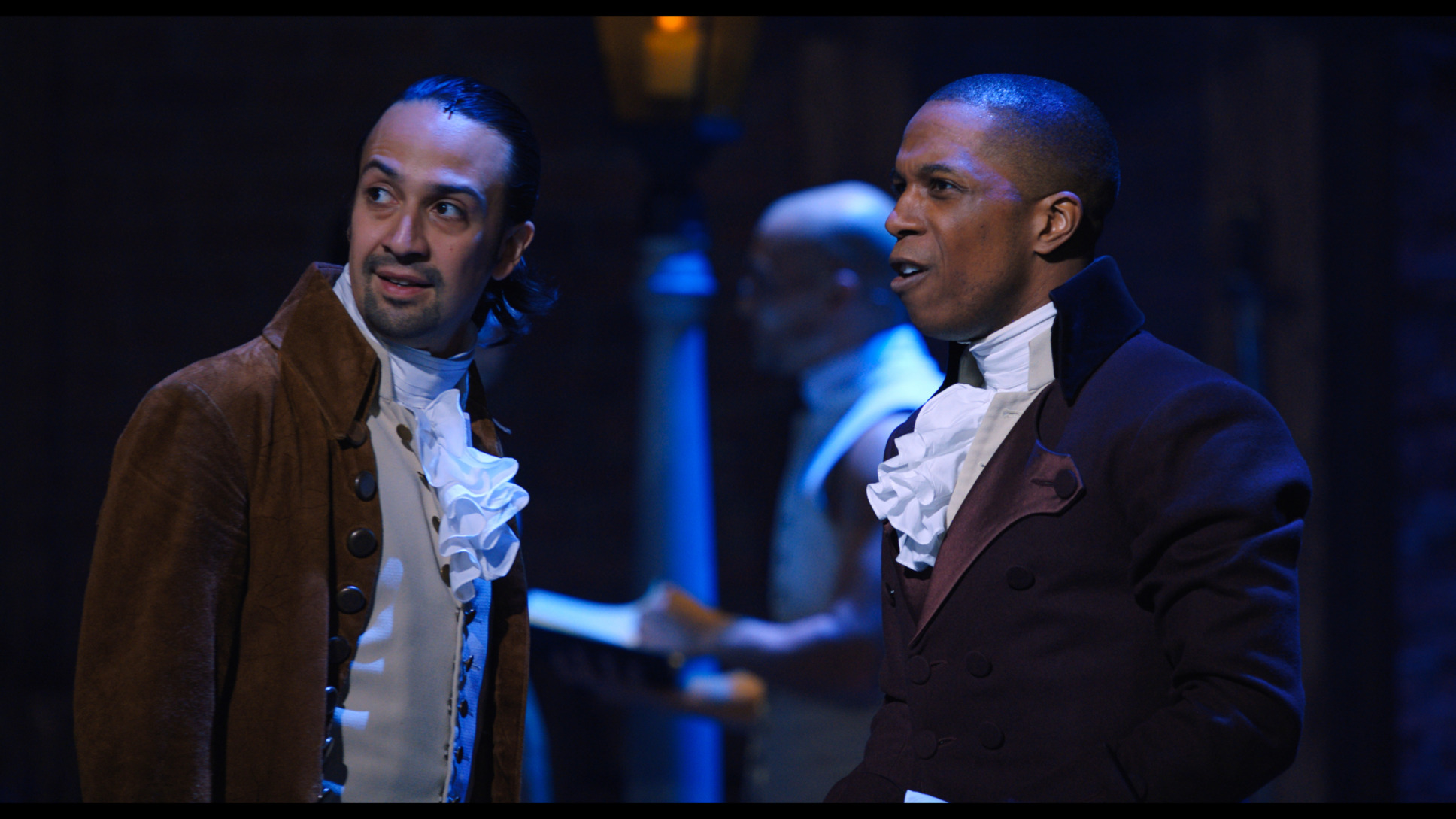 Lin Manuel Miranda (Alexander Hamilton) and Leslie Odom Jr. (Aaron Burr) on stage 