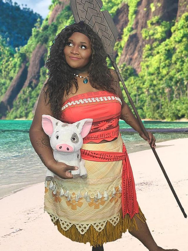 Robin dressed as Moana interviewed for Cosplay Connection