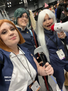 Nobara, Maki, and Inumaki cosplayers from the anime Jujutsu Kaisen.