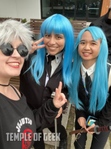 Gojo and Miwa cosplayers at the Jujutsu Kaisen meetup on day 3 of Anime LA