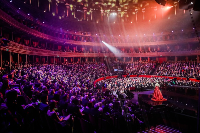 “Ted Lasso” star Hannah Waddingham Returns to Host the 2024 Olivier Awards with Mastercard