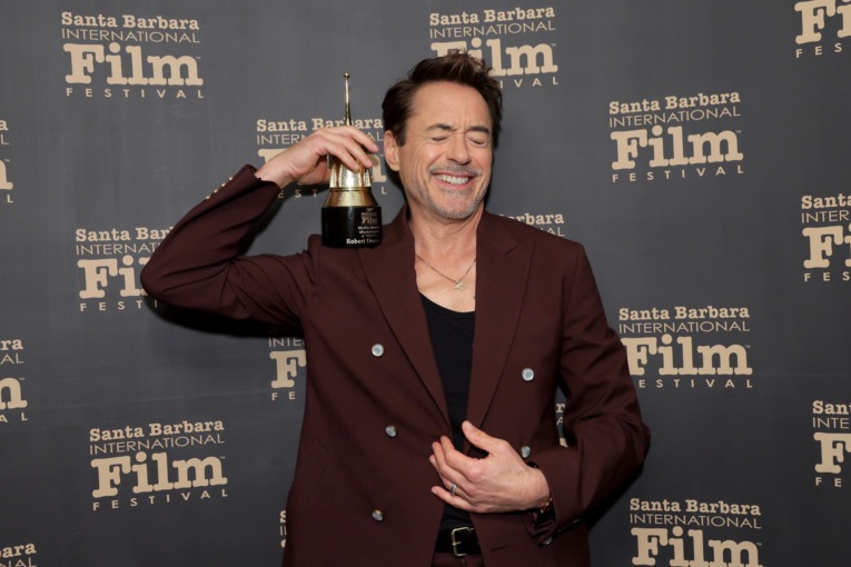 Picture of Robert Downey Jr. holding award