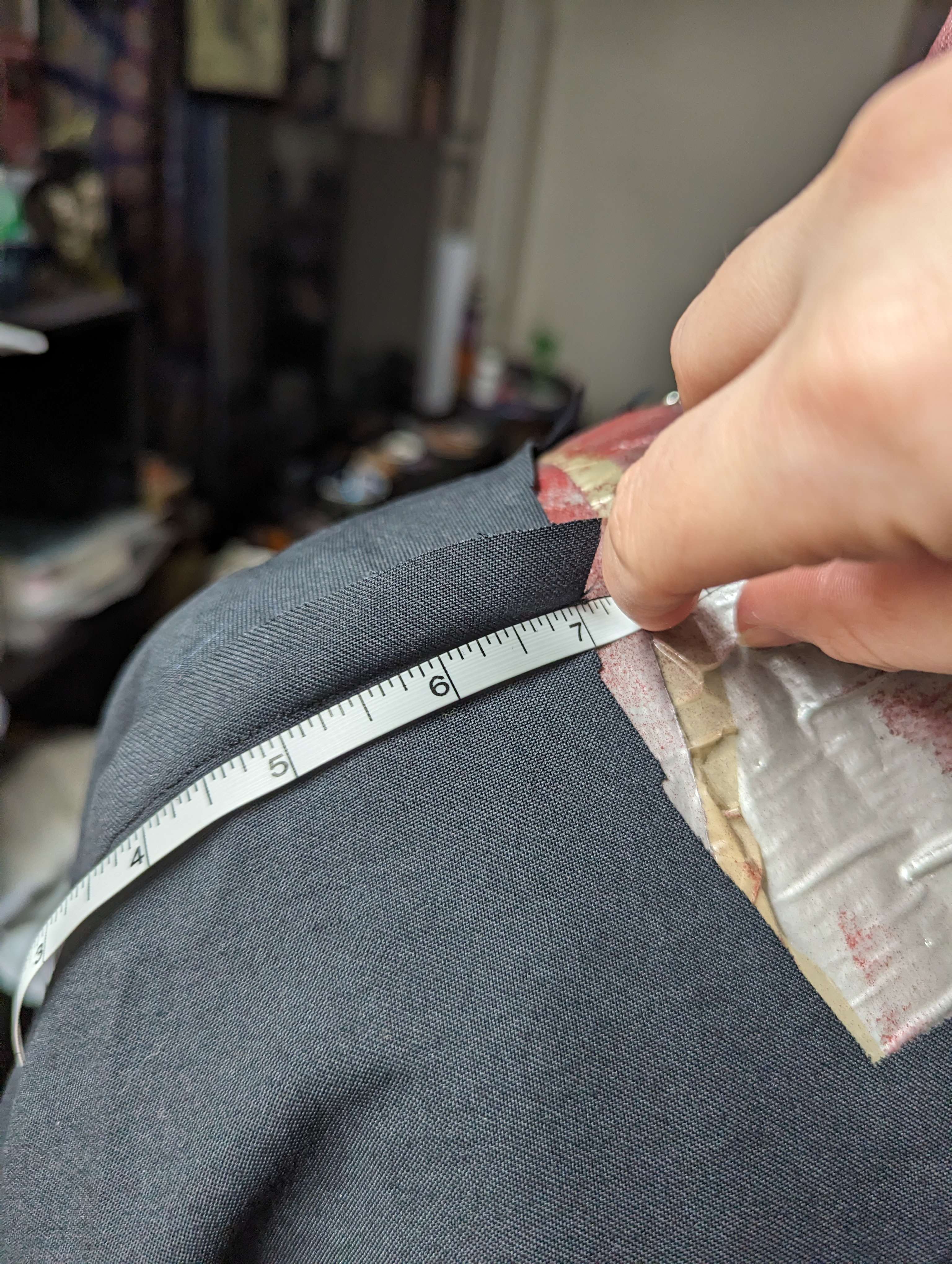 fabric measuring for cosplay how-to guide for Maki Zenin from Jujutsu Kaisen.